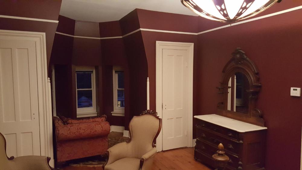 King Suite interior